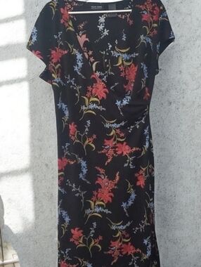 New York & Co size xl black colorful floral pretty dress sexy neckline